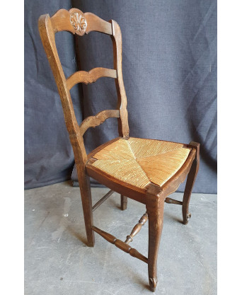 A set of 6 Provincial Ladderback Chairs A set of 6 Provincial Ladderback Chairs