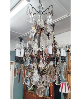 A fine Parisian Chandelier A fine Parisian Chandelier