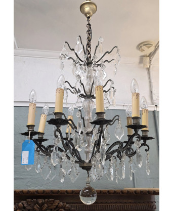 A fine Parisian Crystal Chandelier A fine Parisian Crystal Chandelier