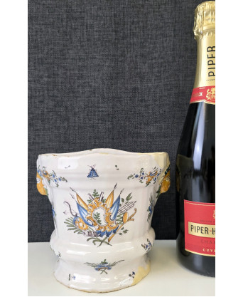 An 18th century French 'Bouquetière' Vase