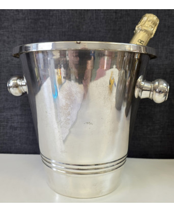 An elegant Champagne Bucket 