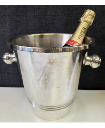 An elegant Champagne Bucket 