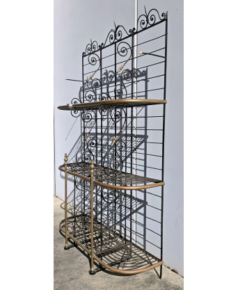 A French Baker's Stand