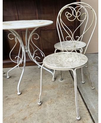 A French Garden Setting A French Garden Setting