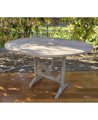 An early French Vigneron Table
