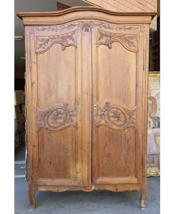 A Normandy Armoire de Mariage
