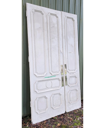 A Parisian Internal Double-Door A Parisian Internal Double-Door