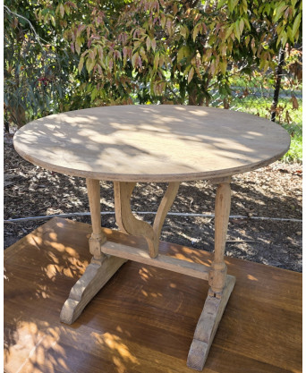 An early French Vigneron Table
