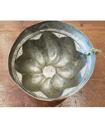 A French Copper Cake Mould