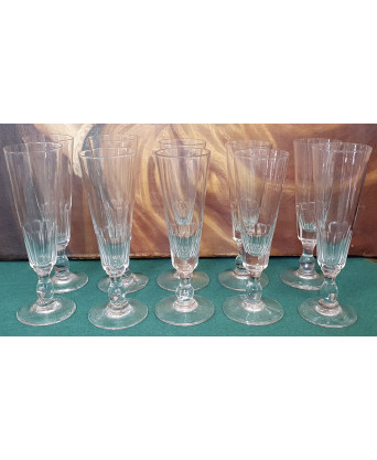 A set of 10 Champagne Flutes A set of 10 Champagne Flutes