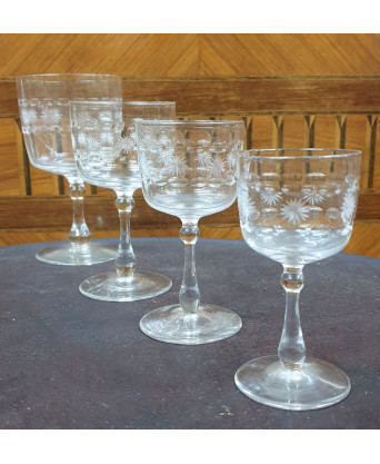 A set of 32 Dinner Table Crystal Glasses A set of 32 Dinner Table Crystal Glasses