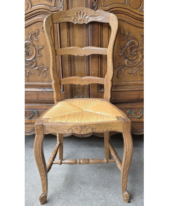 A set of 6 French Provincial Chairs A set of 6 French Provincial Chairs