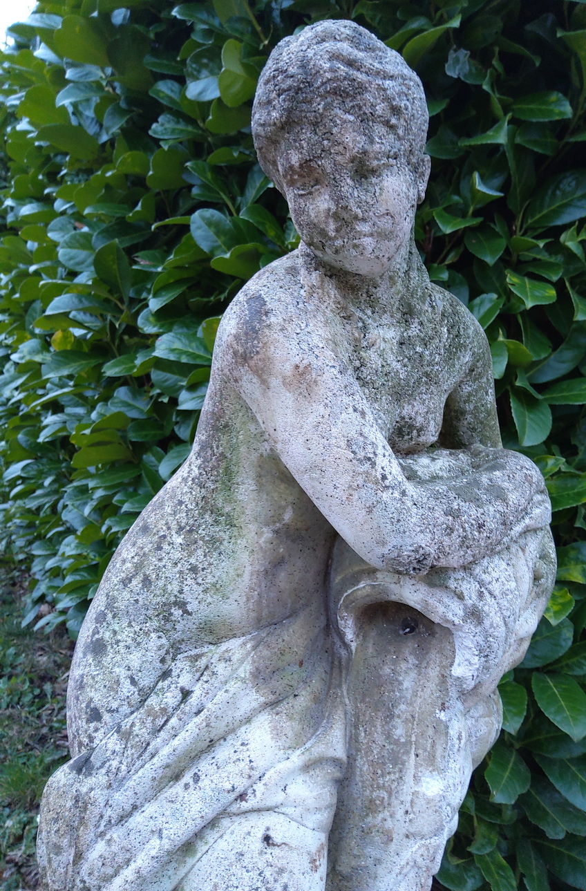 Miguel Meirelles Antiques – A Classical Garden Statue