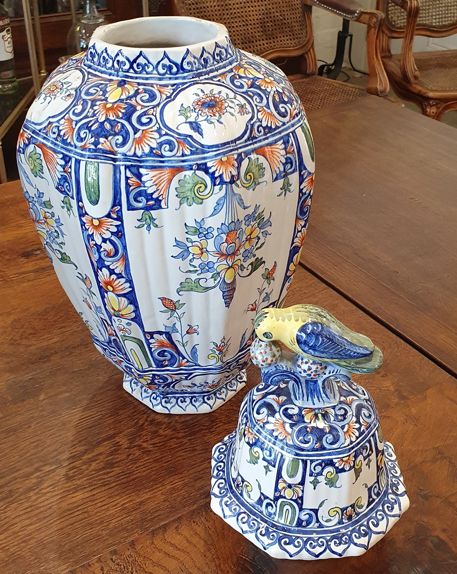 A Superb Pair Of 18th-Century Dutch Delft Faience Polychrome Chinoiserie Vases i